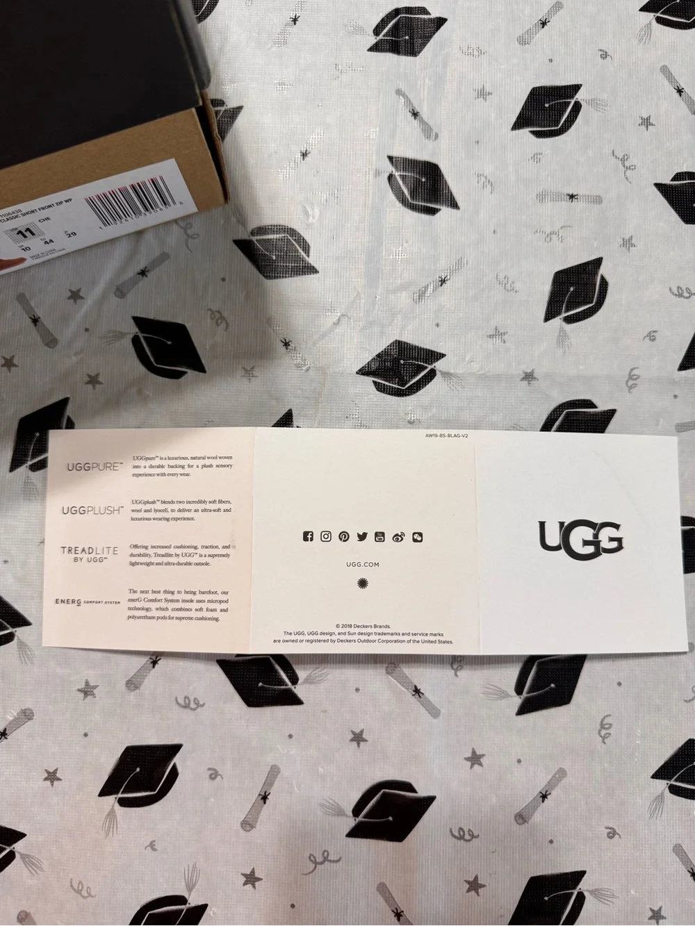 UGG Men's Short Classic Short Front Zip RIGHT BOOT ONLY- Beige